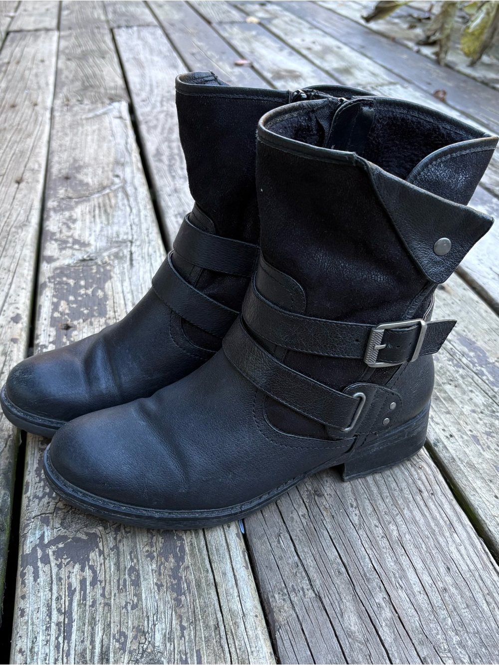 Women's Bare Traps Black Buckle Strap Ankle Boots Size 8.5